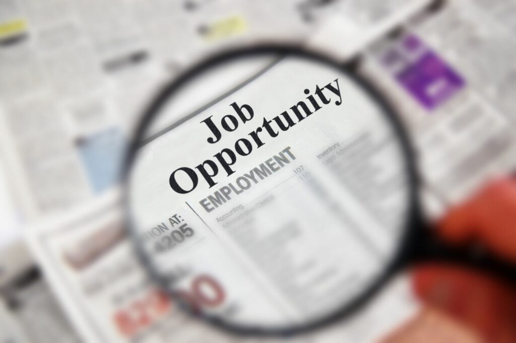 New job less hours or pay|||Job Opportunity